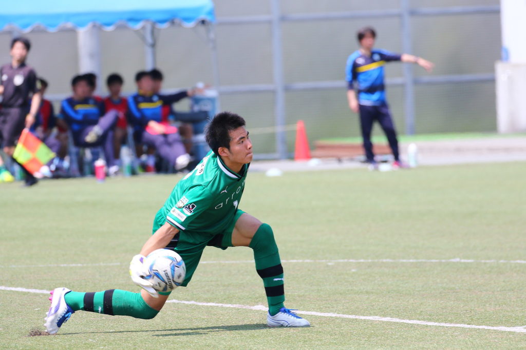 新居俊介選手