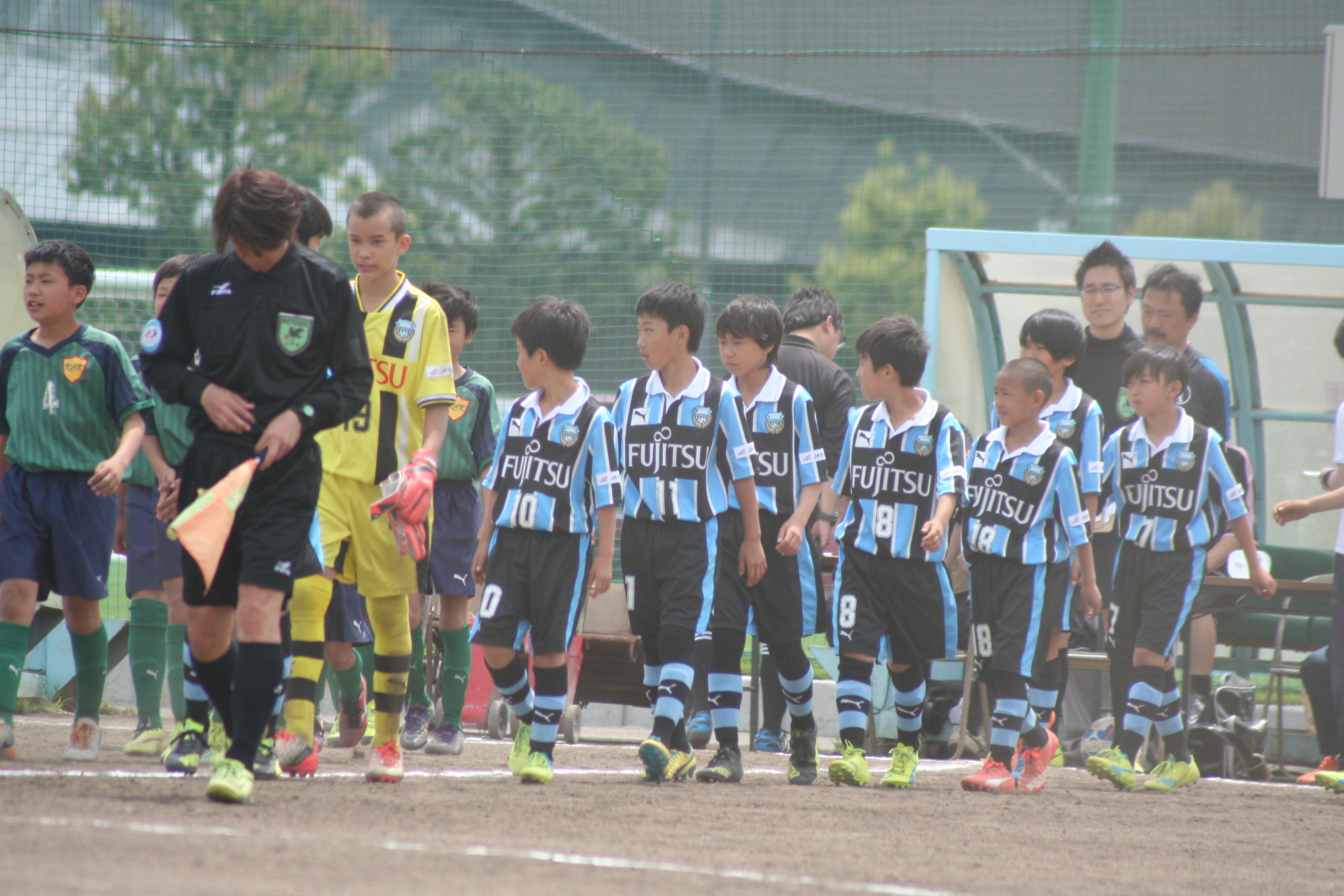 ミラノのキャットウォークで行われるヴァーサスのサマースポーツ