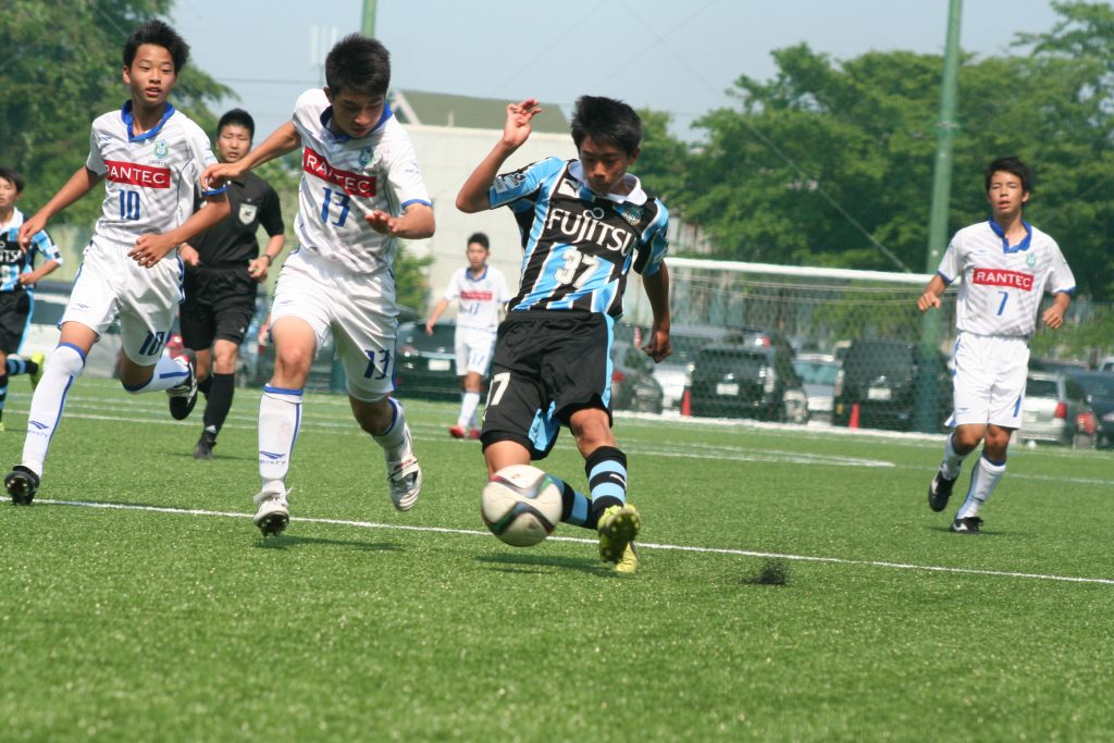 シュートを放つ平田流衣選手