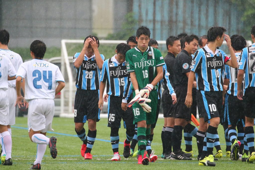 試合に臨む先発メンバー