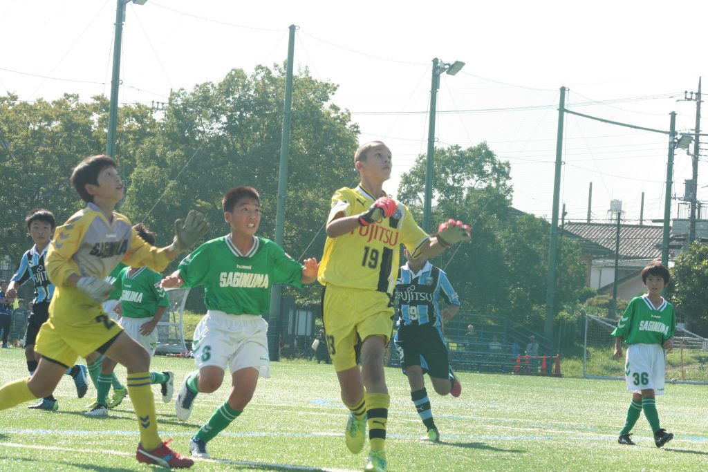 コーナーキックからさらに得点を狙う