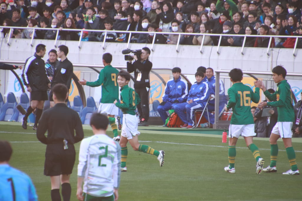 サッカー ユニフォーム かっこいい 国