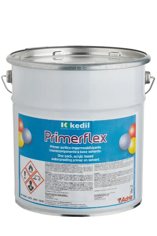 Ein Eimer K Kedil Primerflex, ein acrylbasiertes, lösemittelbasiertes Abdichtungsgrundierungsmittel.