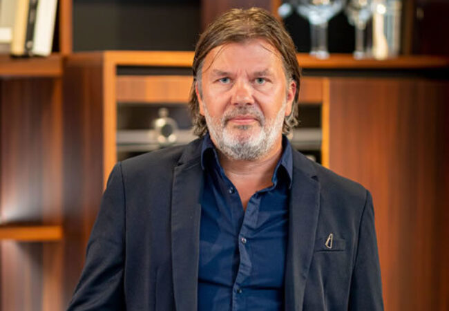 Raymond van Oorschot