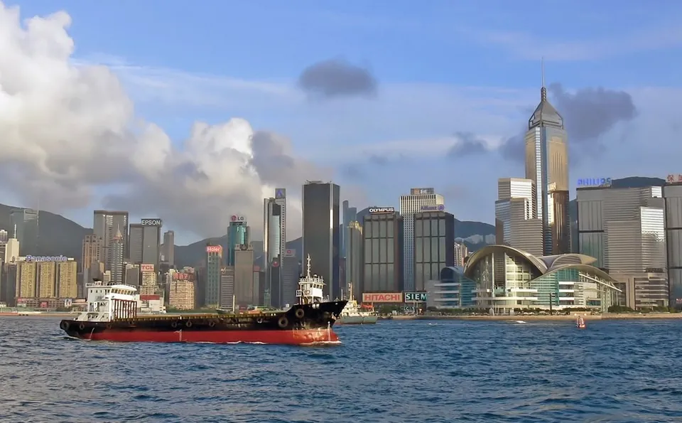 Busy harbour Hong Kong — destination photography from Hong Kong