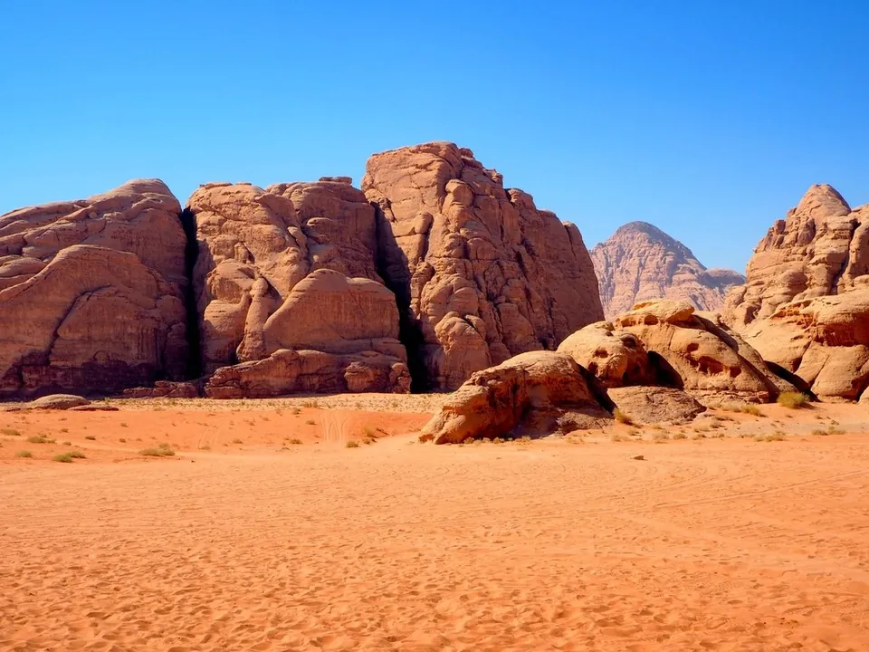 Desert in Wadi Rum, Jordan — destination photography from Jordan