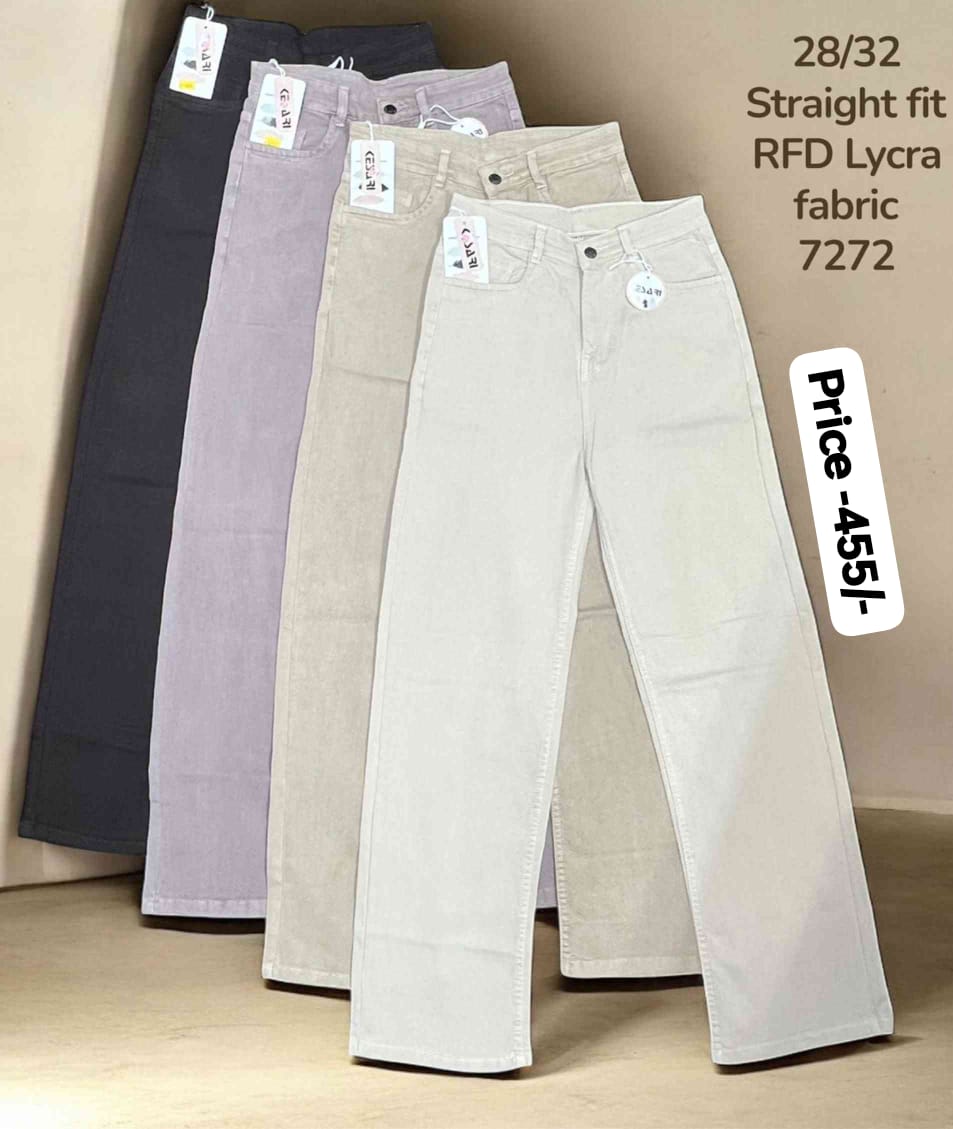 Women Straight Fit Jeans