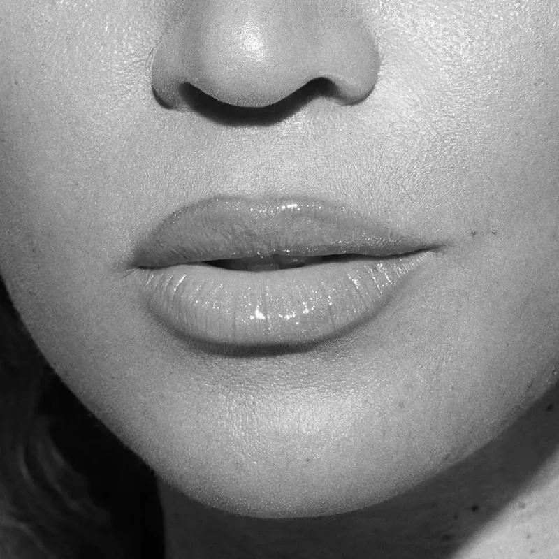 Visual example of Romantic lips