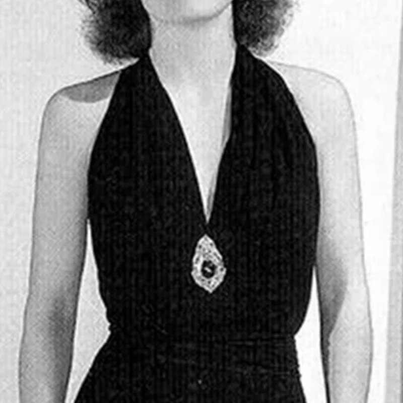 Visual example of Dramatic shoulders