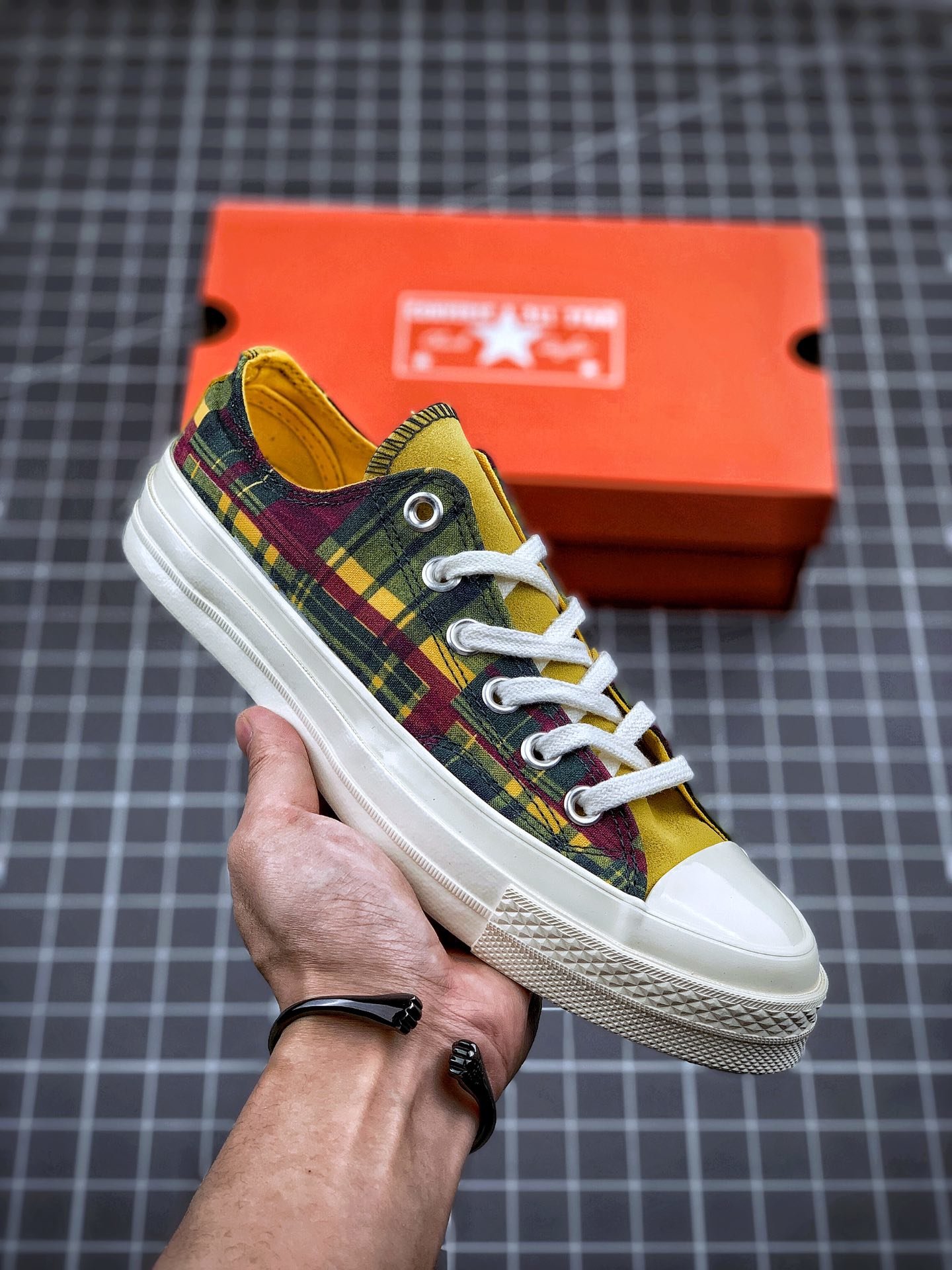 Faded yellow converse top