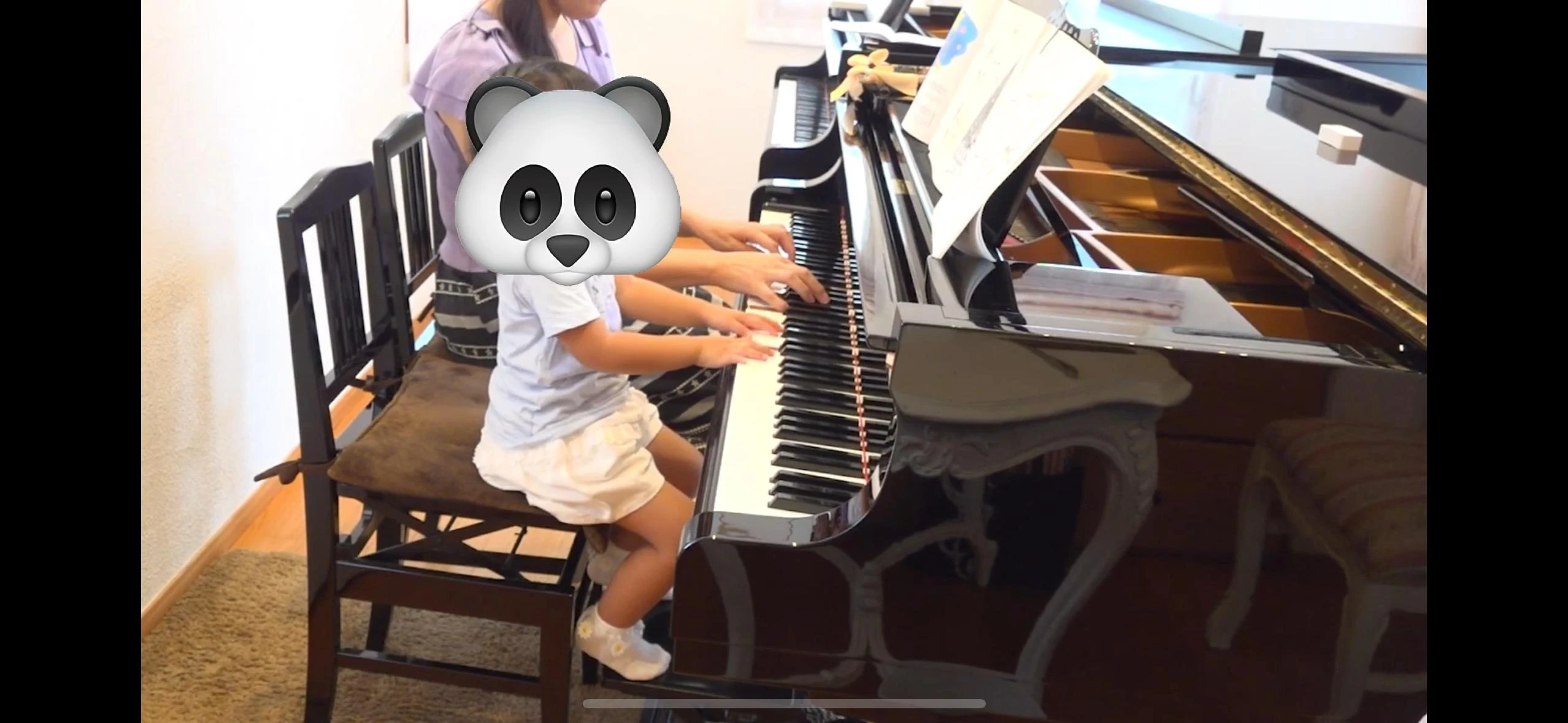 今時の先生には珍しく厳しくしっかりとピアノを教えてくれます。