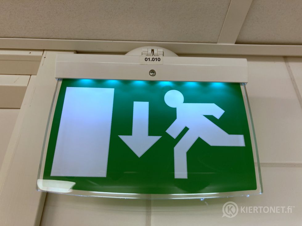 NeptoLux Opasvalot Poistumistie Led Kyltti Noin 16 Kpl Kiertonet fi neptolux-opasvalot-poistumistie-led-kyltti-noin-16-kpl-kiertonet-fi