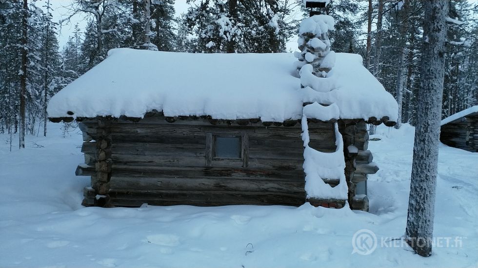 Hirsirunkoinen mökki, sauna, laavu ja lato purettavaksi ja pois  siirrettäväksi – 