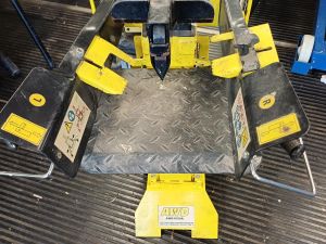 Epäkuntoinen halkomakone