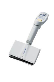 電動ピペッター/電動マルチピペット エッペンドルフ Eppendorf Xplorer ® plus , 24チャンネル, 可変, 5 – 100 µL, ライトイエロー