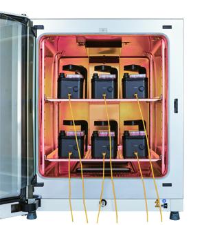Thermo Fisher Scientific社フォーマステリサイクルCO2インキュベーターi250設置例