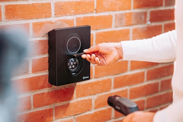 Scan d'une carte RFID pour d&eacute;marrer une session de recharge VE