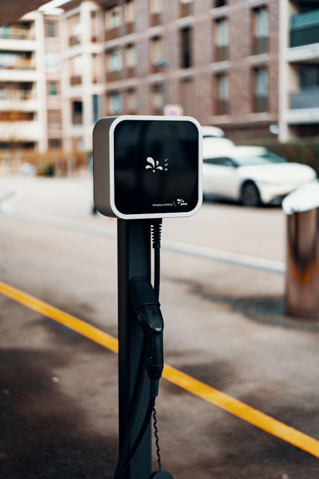 Public EVB charging pole