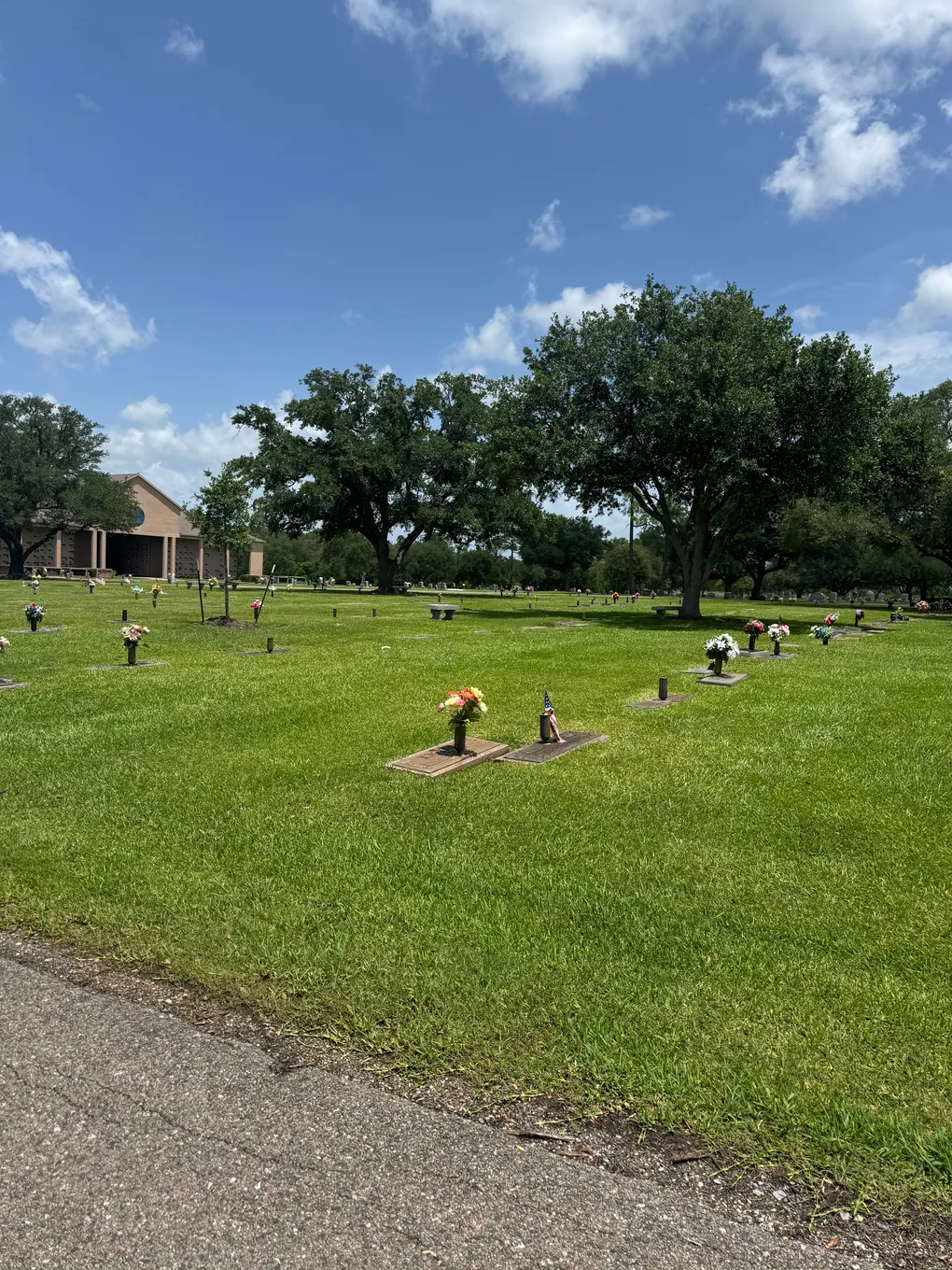 Open memorial lawn and gardens at Oak Bluff Memorial Park