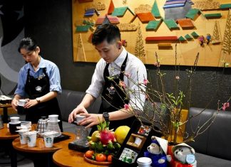 Sau 7 năm có mặt tại Việt Nam, Starbucks chính thức ra mắt phin pha cà phê