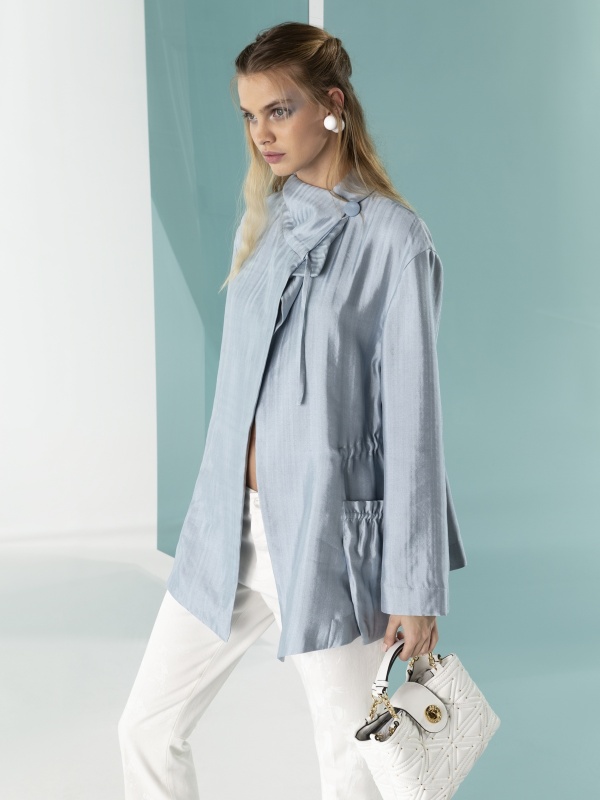 Gợi ý quà cho Ngày của mẹ cùng Emporio Armani, kinh tế thời đại