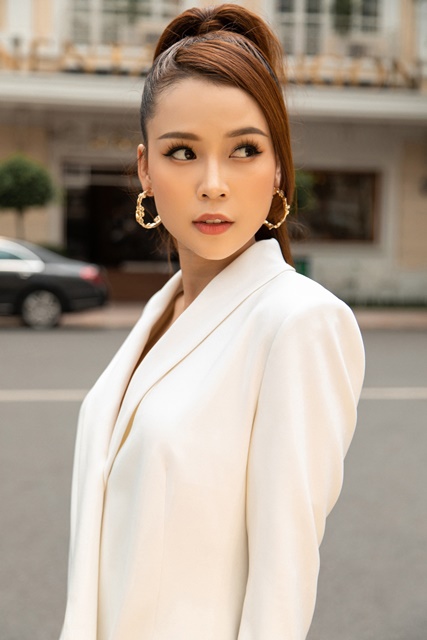 Sam quyến rũ và đầy thu hút với street style, kinh te thoi dai, kinhtethoidai, kinh tế thời đại