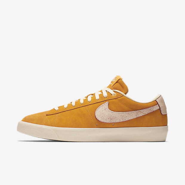 nike blazer low peach