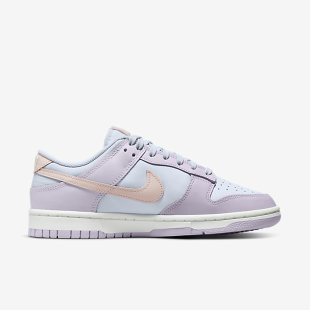 Dunk Low “Easter” (ウィメンズ) [2]