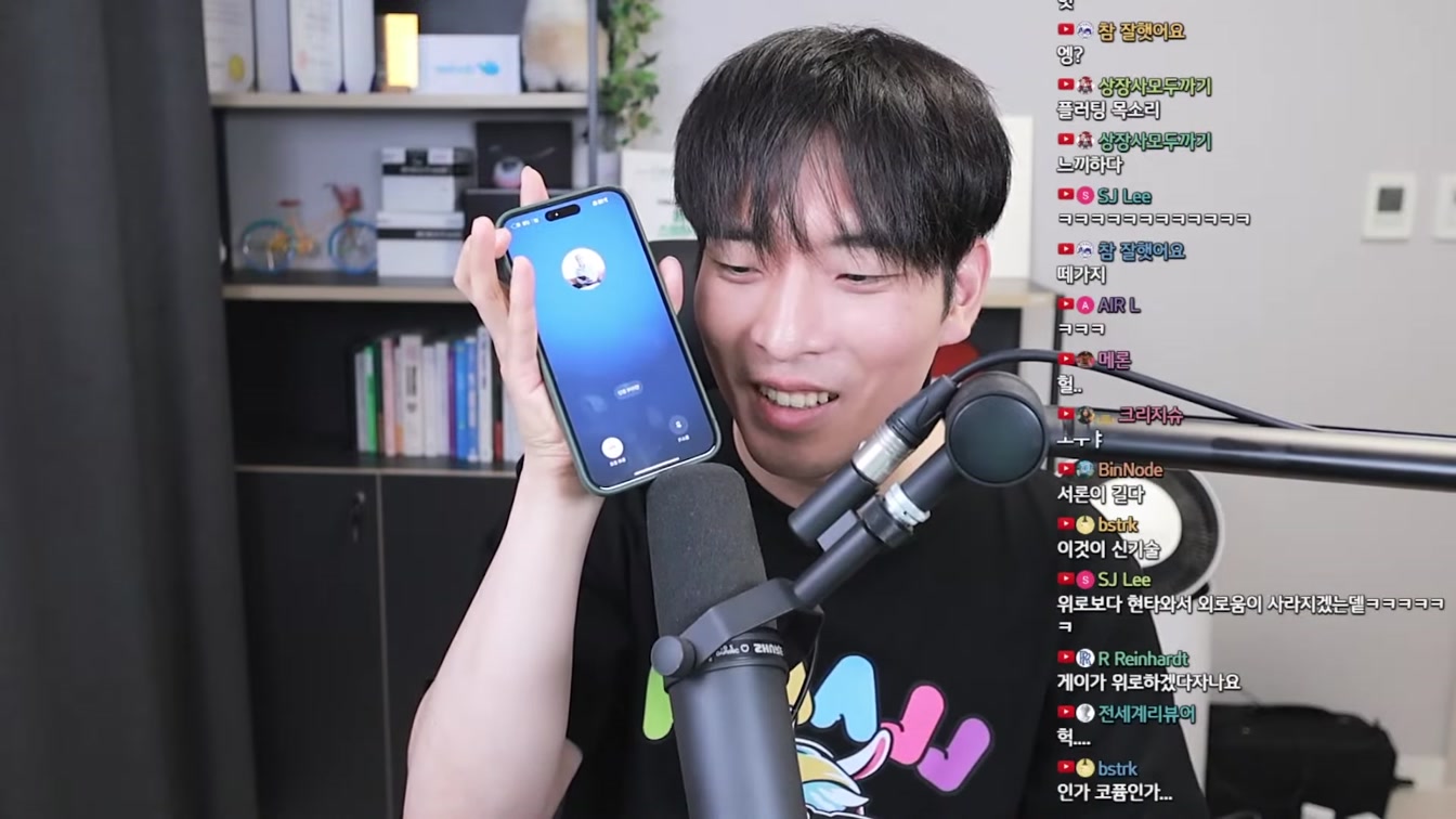 AI 뉴스 - AI가 AI를 피드백, 캐릭터 AI 통화, Luma AI 키프레임, Claude Projects, Synthesia 2.0, 피그마 AI 등 11번째 장면