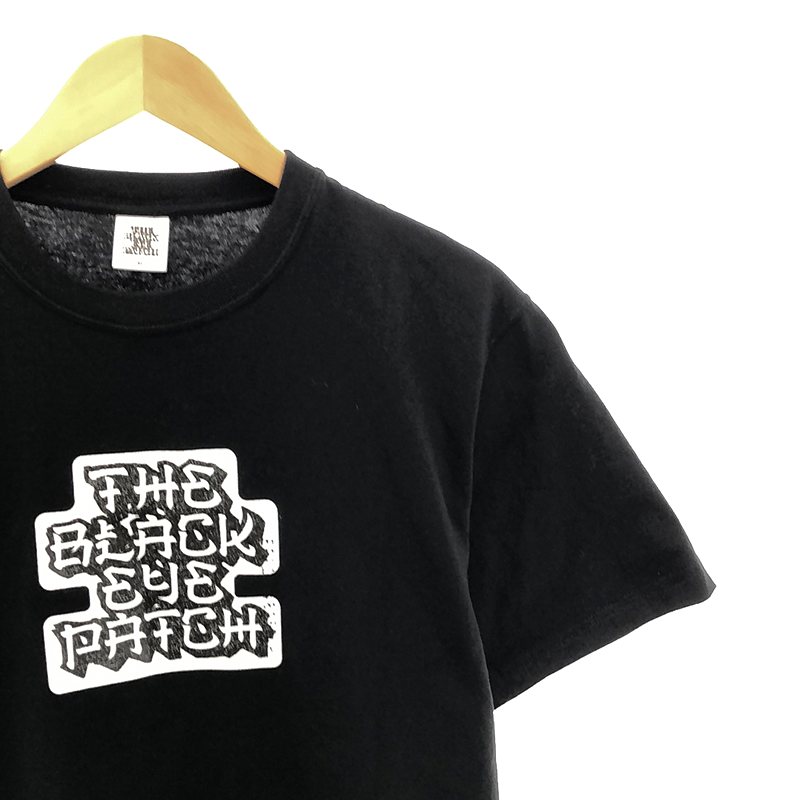 BlackEyePatch / ブラックアイパッチ KANJI LABEL TEE 漢字ラベル ロゴプリント Tシャツ