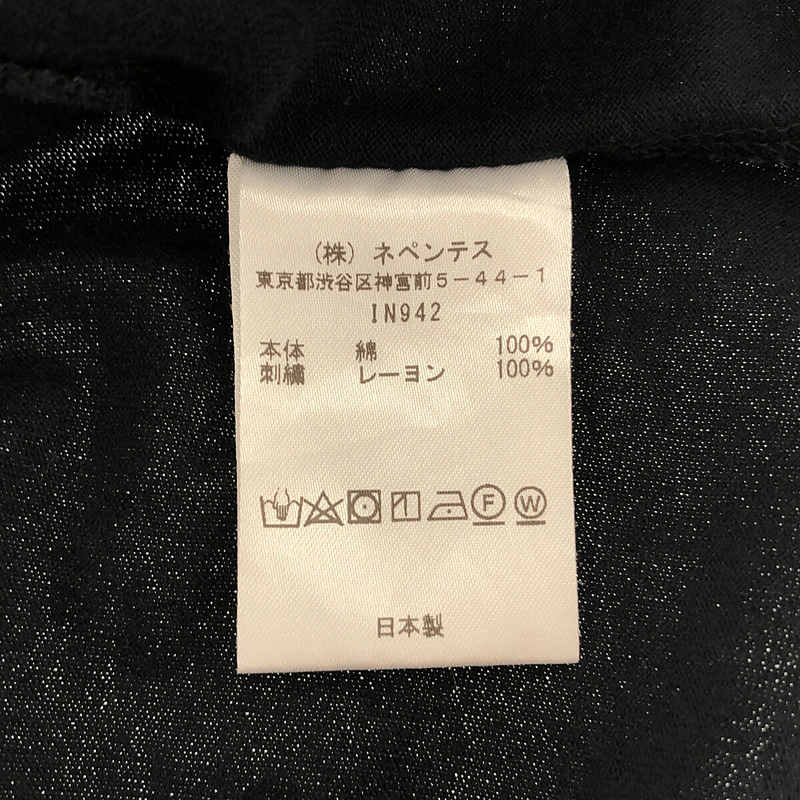Needles / ニードルス パピヨン 刺繍ロゴ ポケット Tシャツ