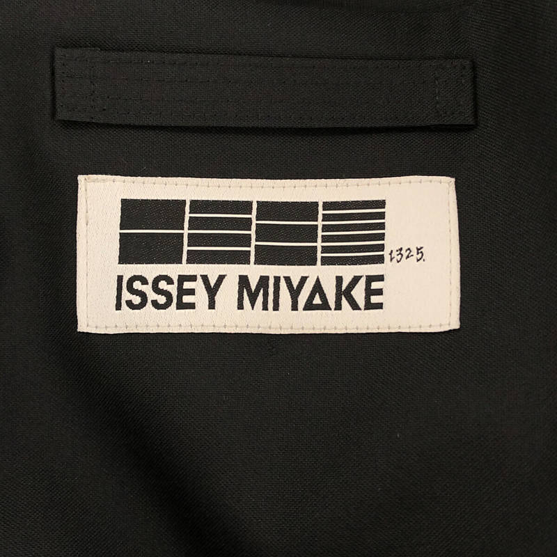 132 5. ISSEY MIYAKE / 1325.イッセイミヤケ ポリエステル ハイネック フラット コート