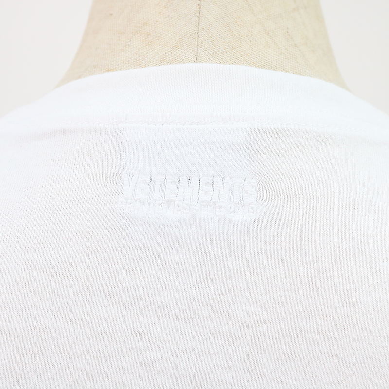 VETEMENTS / ヴェトモン ロゴプリント コットン Tシャツ