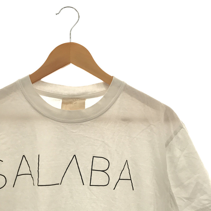 SALABA / サラバ 英字プリント半袖Tシャツ