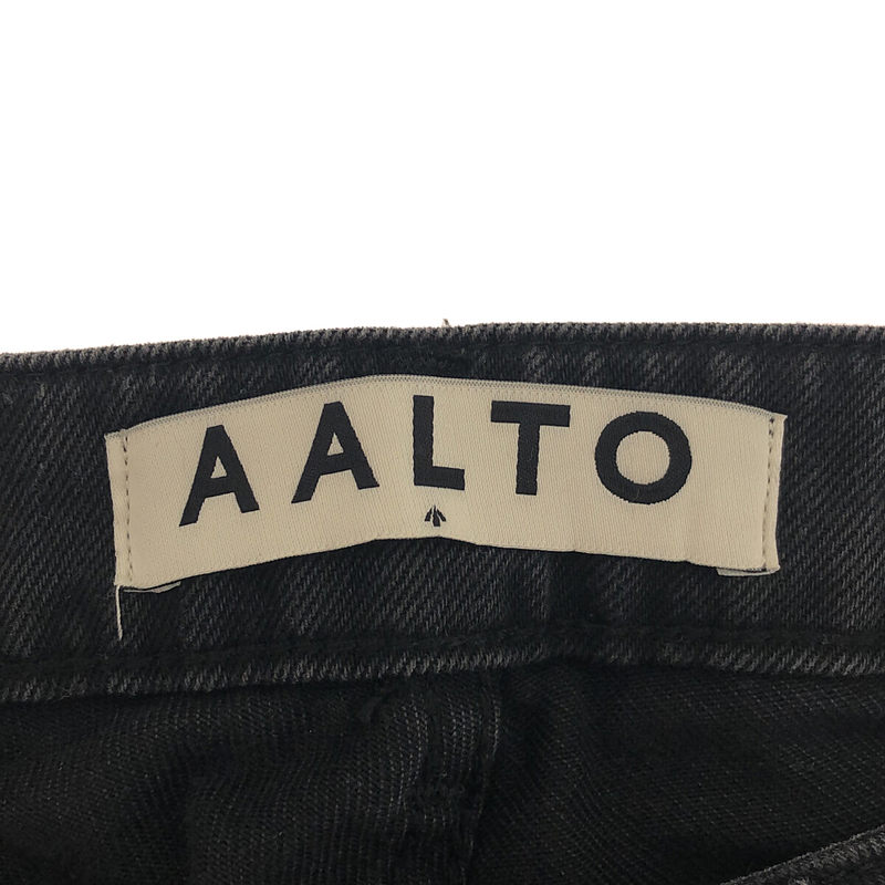 AALTO / アールト センタープレス カットオフ タック ワイド デニムパンツ