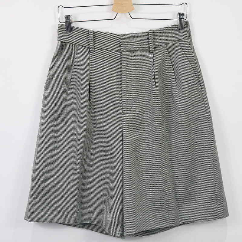 センタープレスショートパンツ