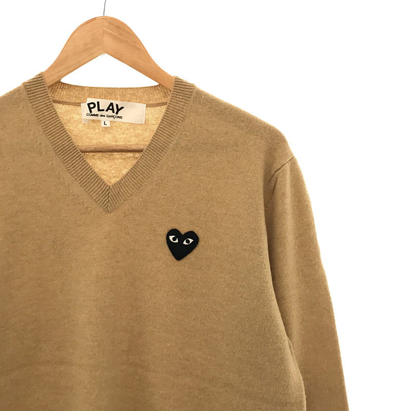 PLAY COMME des GARCONS Vネックニット 黒ハートワッペン - トップス