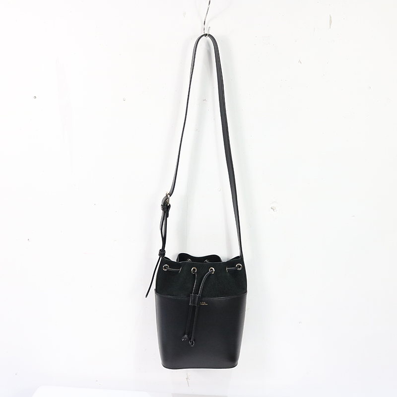 sac clara LZZ 巾着バケツレザーショルダーバッグA.P.C. / アーペーセー