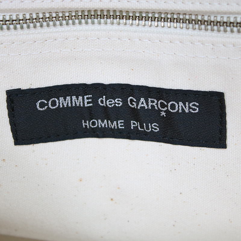 COMME des GARCONS HOMME PLUS / コムデギャルソンオムプリュス ロゴプリントキャンバスショルダーバッグ