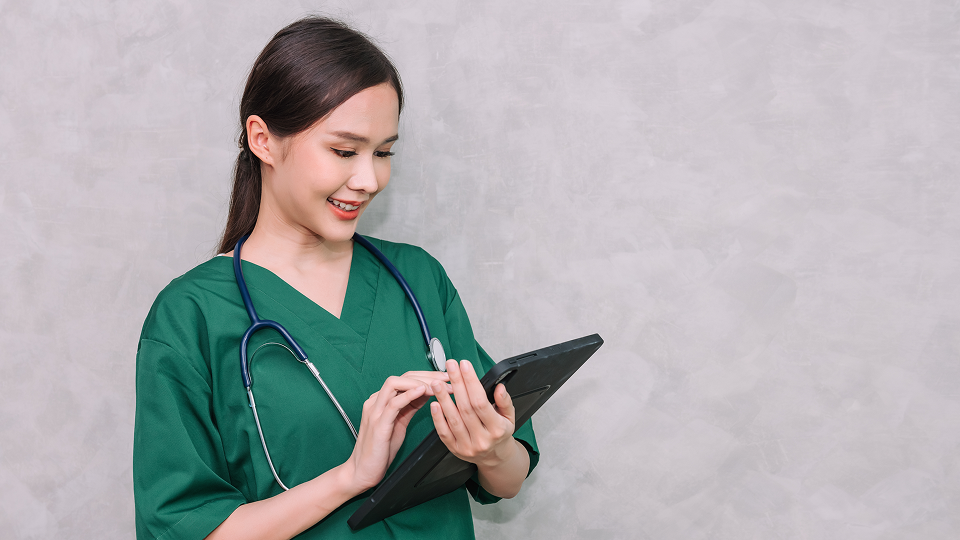 Aplikasi Manajemen Klinik vs Rekam Medis Elektronik: Apa Bedanya?