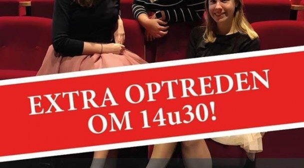 The Microwives zingen voor Kloen