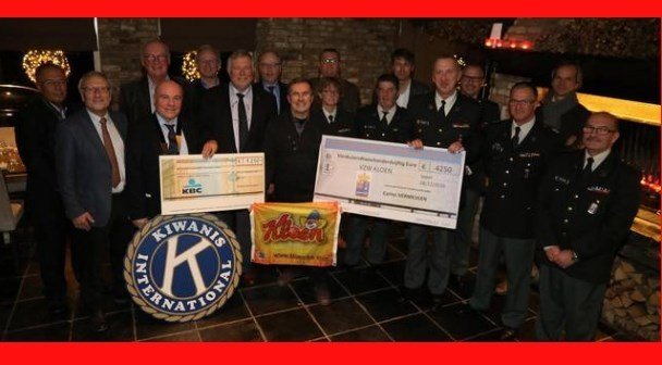 Uitreiking cheque van Competentietreffen 2016 en van Kiwanis Ieper Vlakke Land