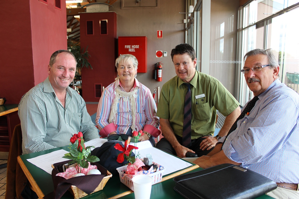 The Member for New England, the Hon Barnaby Joyce MP, with Guyra Shire Council’s Cr Dot Vickery, General Manager Peter Stewart and Mayor, Cr Hans Hietbrink.