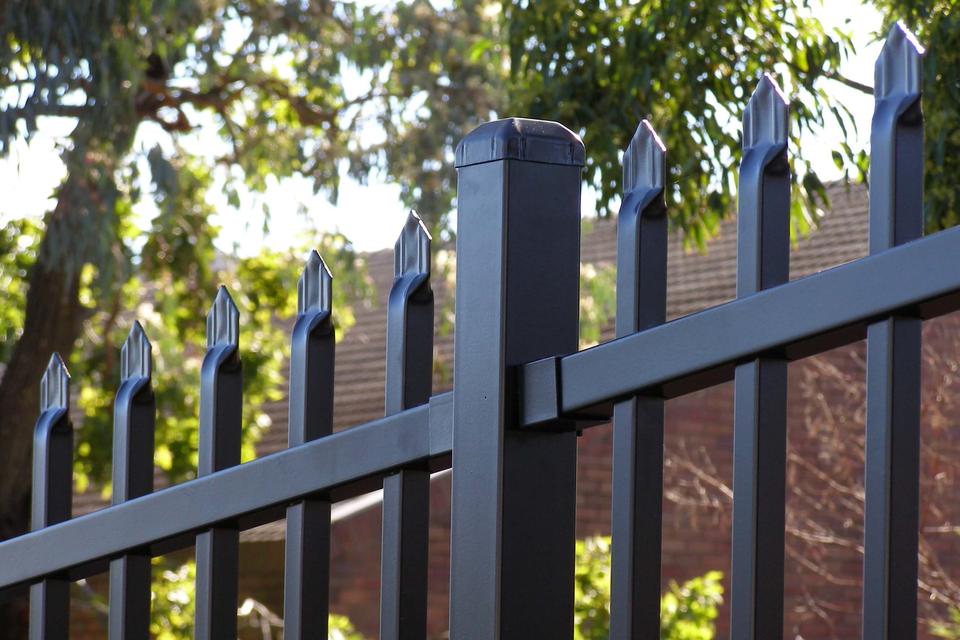 Tubular Steel Fencing - SecuraTop®