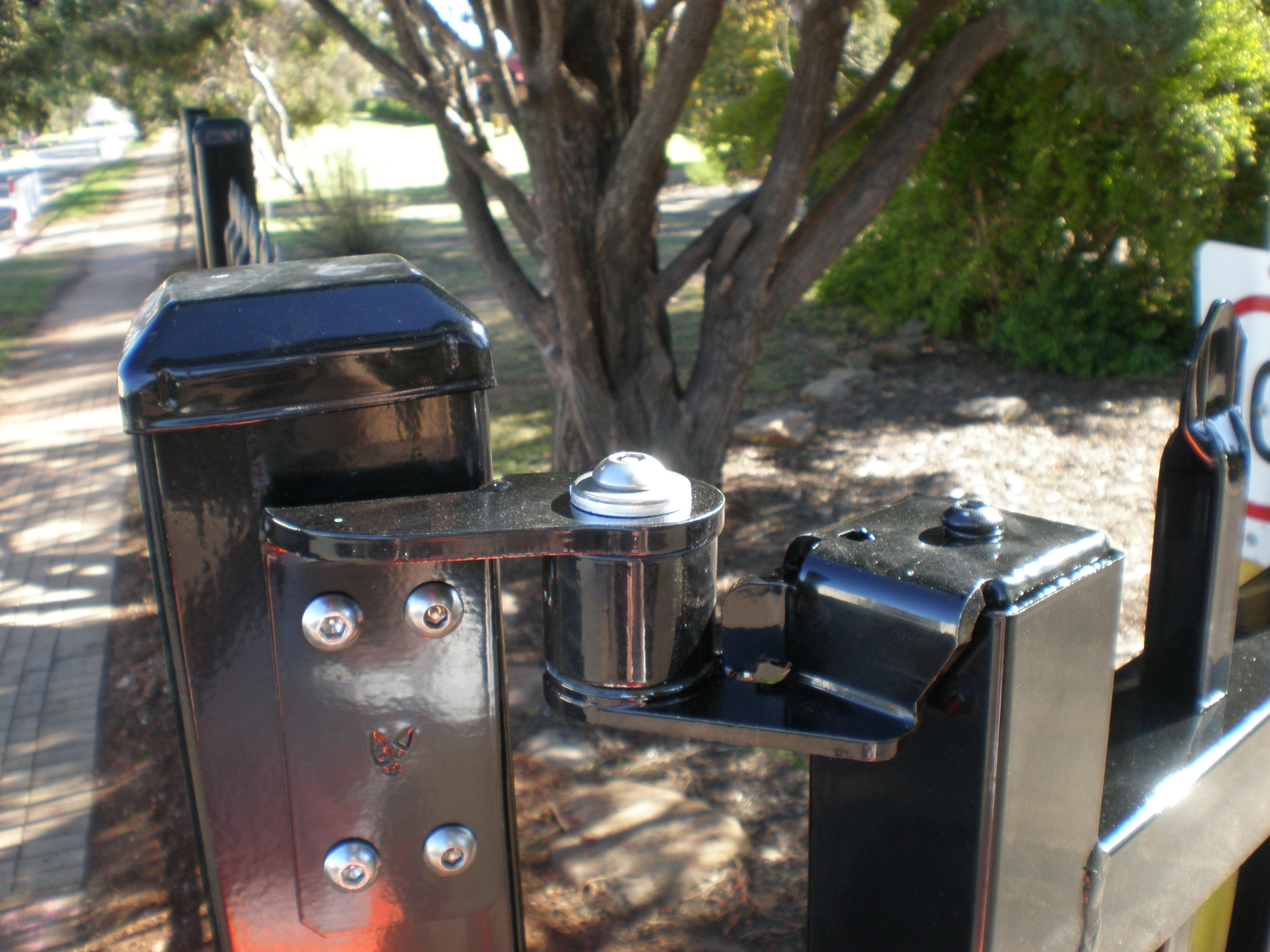 Heavy duty hinge options