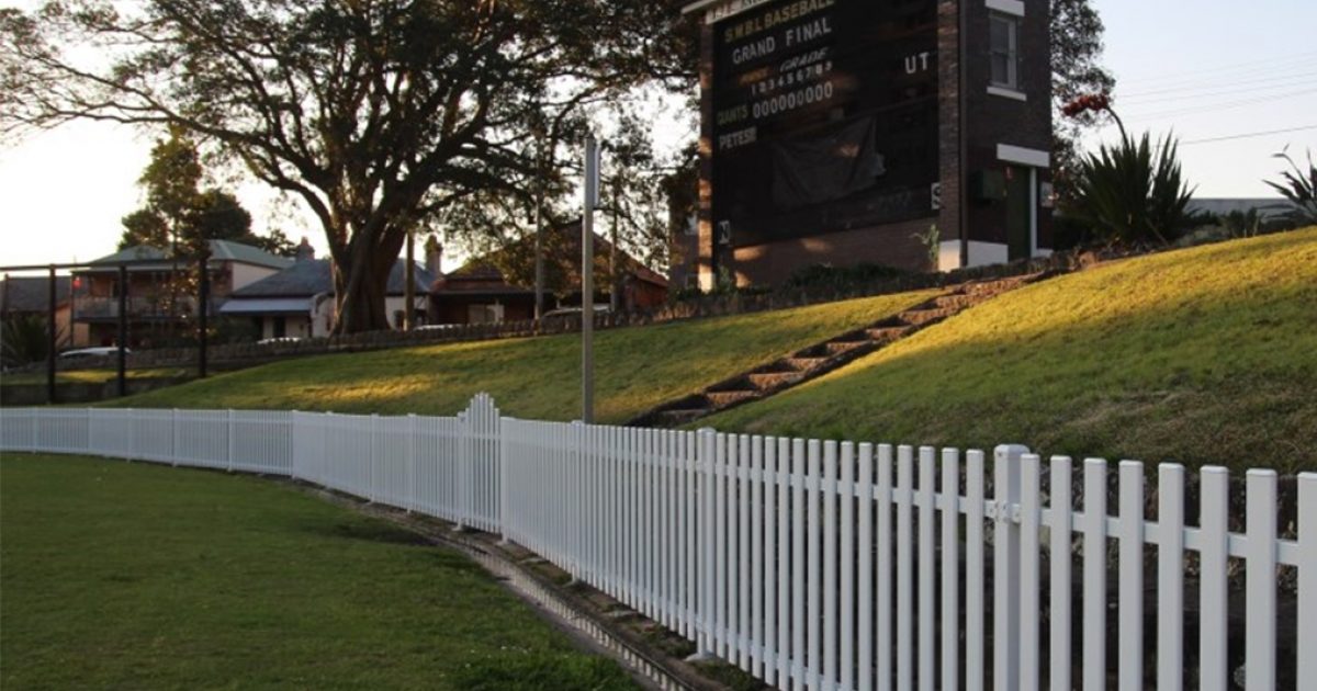 Renewal of a picket fence that conveys a sense of 