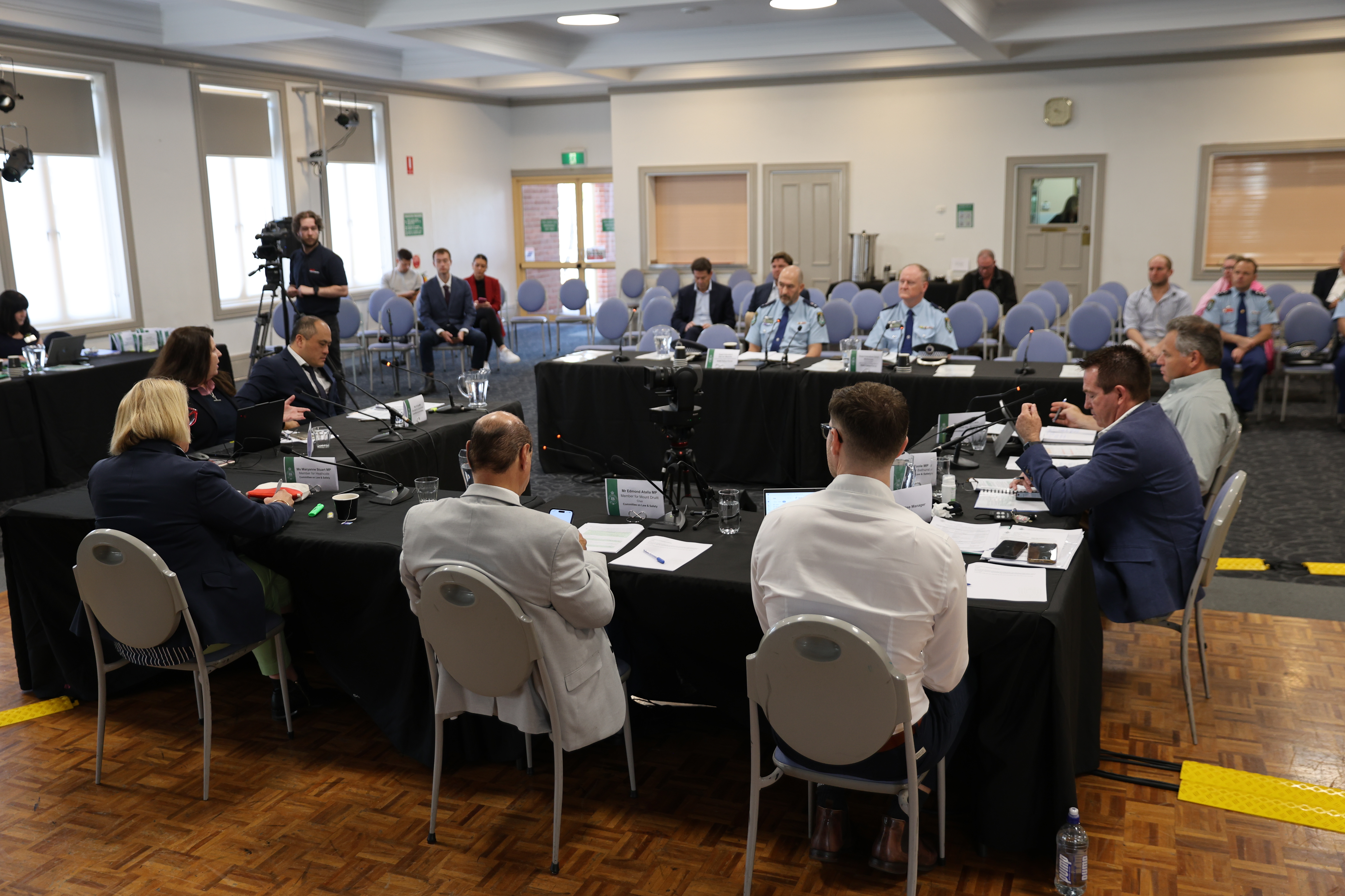CRIME INQUIRY VISITS TAMWORTH icon