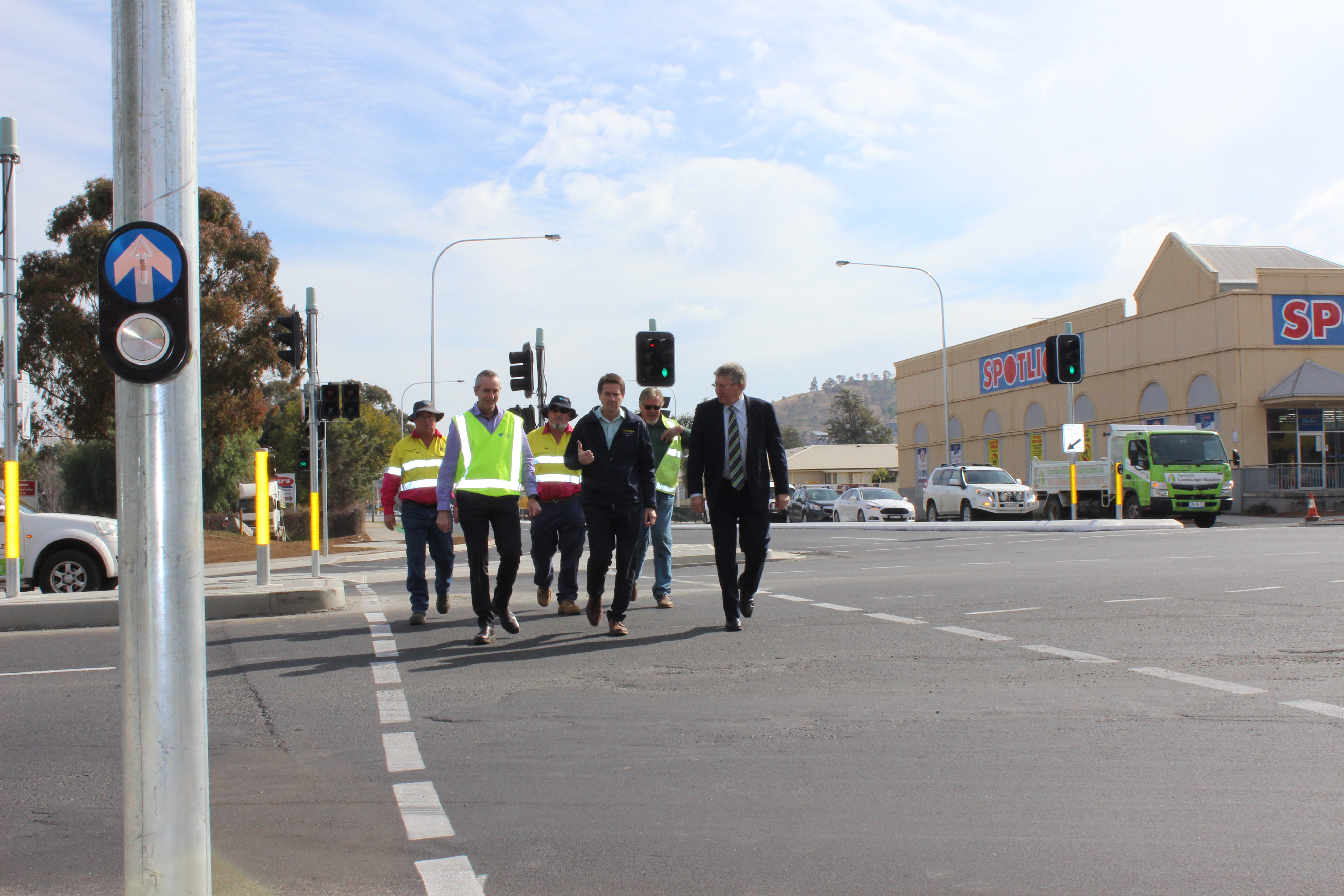 LIGHTING THE STREETS ACROSS TAMWORTH ELECTORATE icon