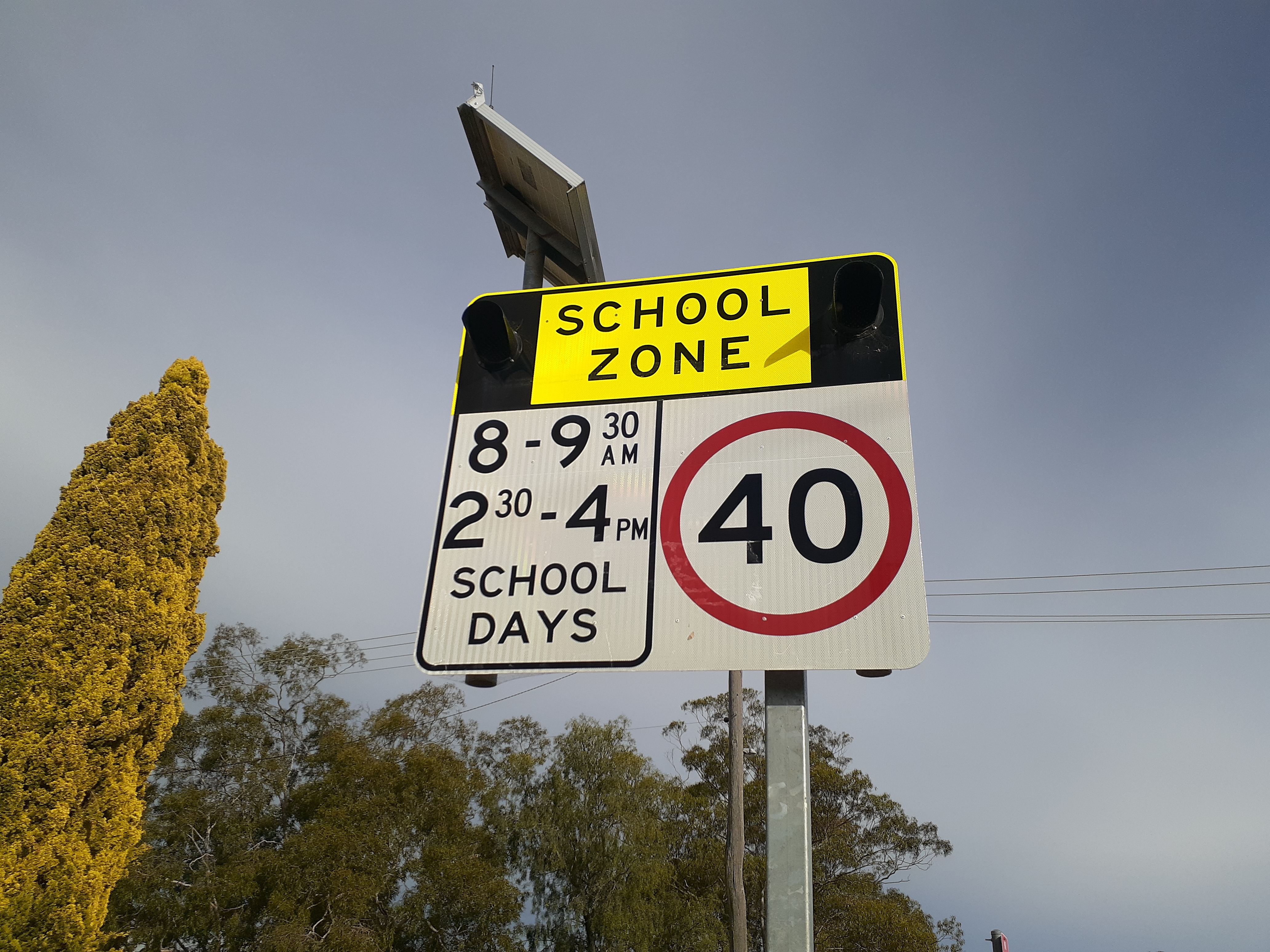 SLOW DOWN FOR SCHOOL ZONES icon