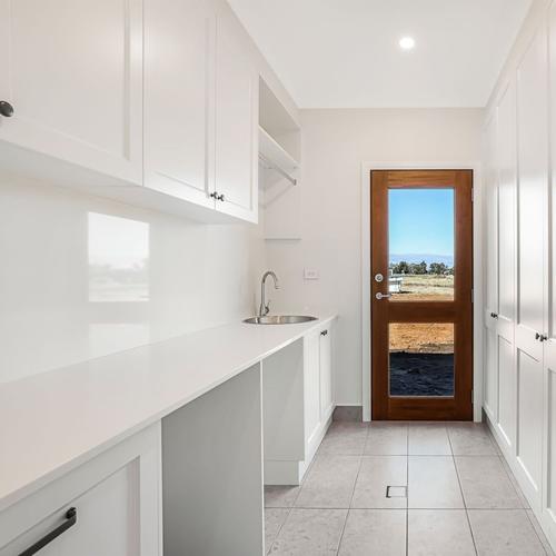 LAUNDRY & MUDROOM